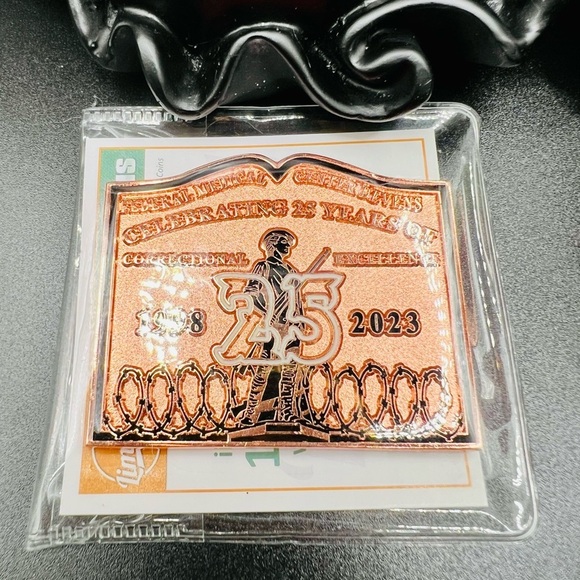 Mint Commemorative Copper Coin - Challenge Coin - Federal Medical Center Devens - Picture 4 of 5